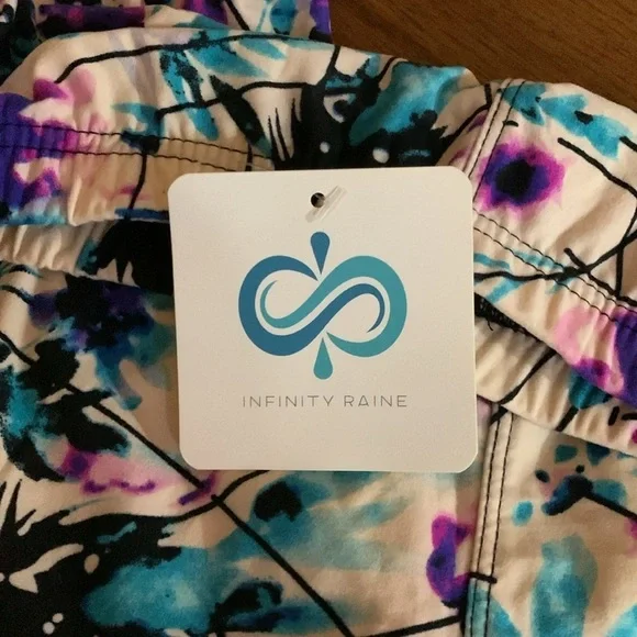 BUNDLE OF 4 Pairs of Floral and Paisley Leggings Size M NWT gifted - Picture 7 of 14